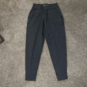 Under Armour jogger leggings. Xs
